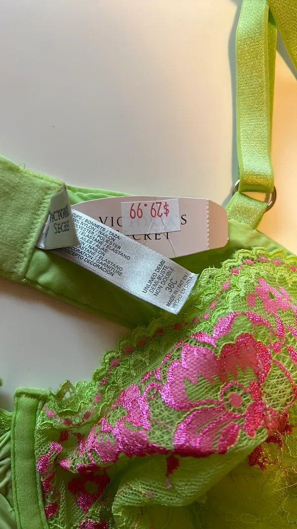 Victoria’s Secret Lace Underwire Bra - Image 2