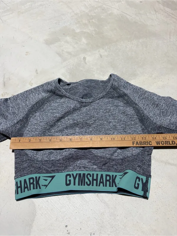 Gymshark Grey Seamless Long Sleeve Crop Top - Image 4
