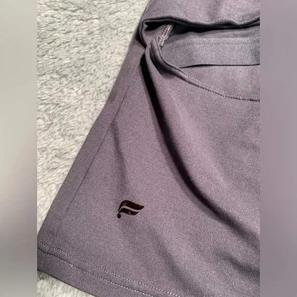 Fabletics cropped tank top with built in shelf bra - Image 6