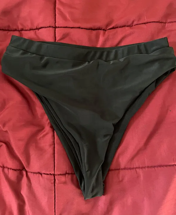 Black Bikini Set Size L - Image 4