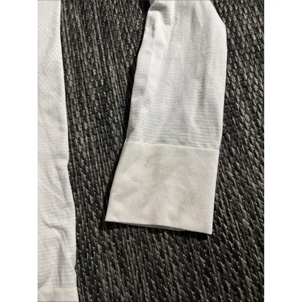 Lululemon Swiftly Tech Long Sleeve Breeze *Relaxed Fit White Cream Size 6 - Image 3