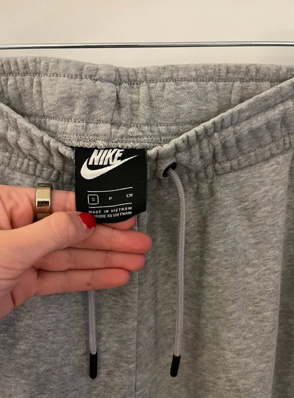 Nike Womens Grey Sweatpants - Image 4