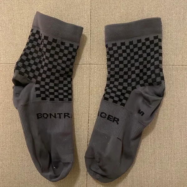 Bontrager checkered cycling socks size Small Gray - Image 4