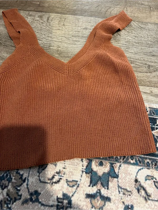 ASTR Brown Knit V-Neck Tank Top - Image 5
