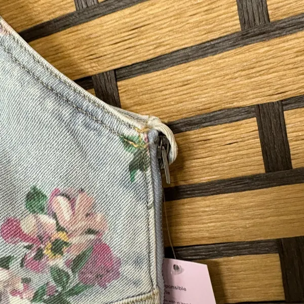 Wild‎ Fable Denim Floral Crop Top Size Medium - Image 4