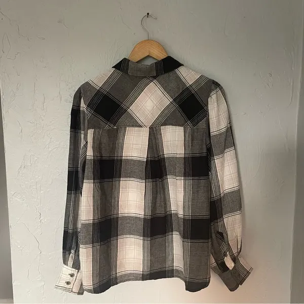 Sanctuary Anthropologie Black‎ and White Plaid Balloon Sleeve Button Down Shirt - Image 8