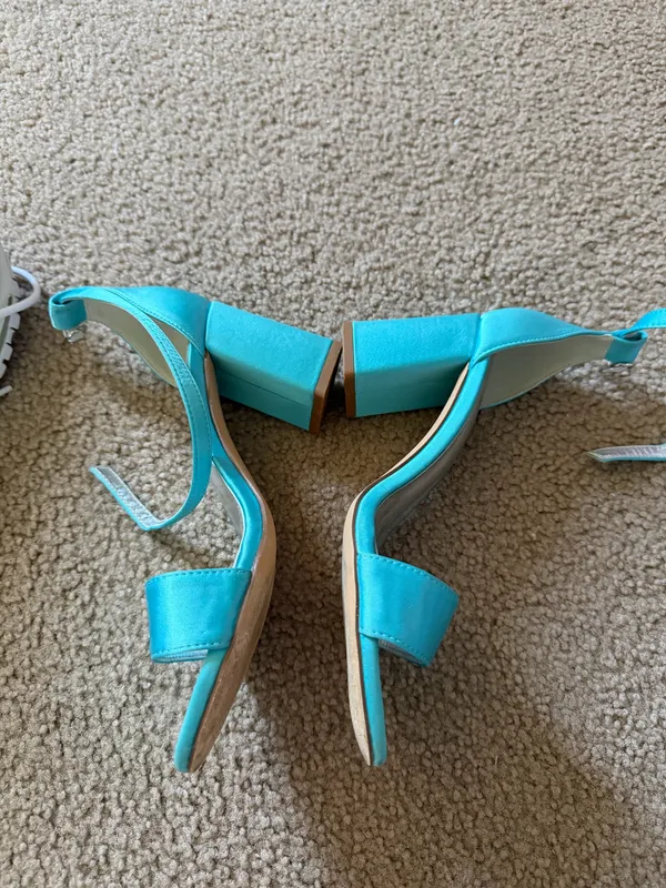 Blue heels Size 6 - Image 2
