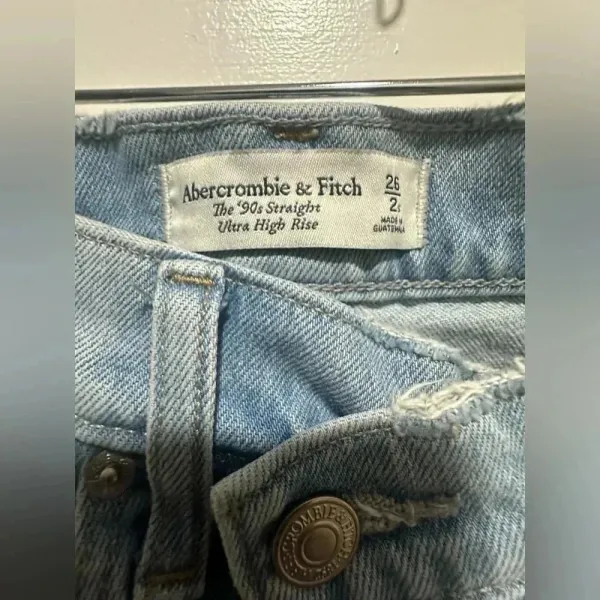 Abercrombie and Fitch 90s Straight Ultra High Rise Jeans Size 2 EUC - Image 4
