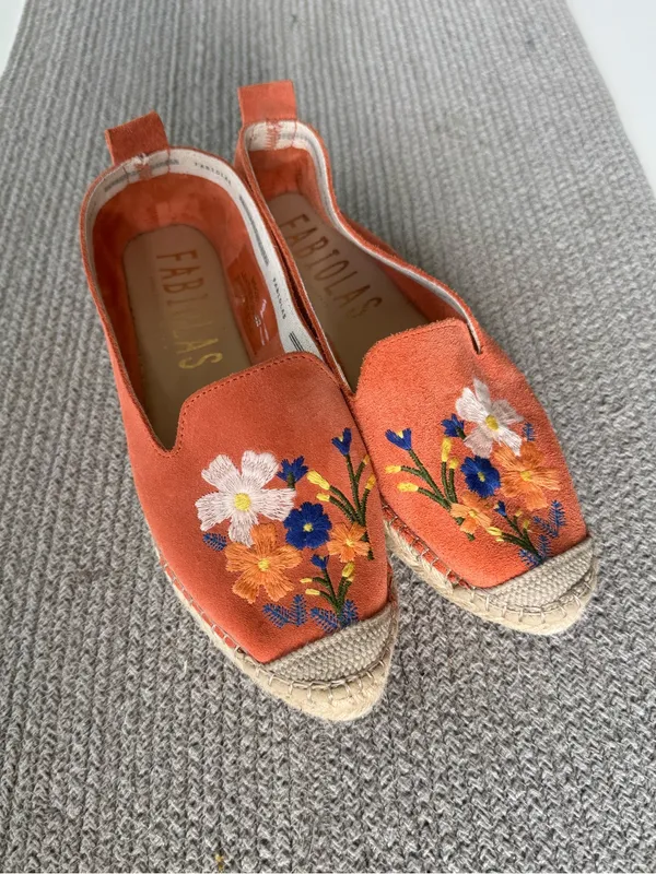 Fabiolas Floral Embroidered Coral Suede Leather Espadrilles Size 38 - Image 5