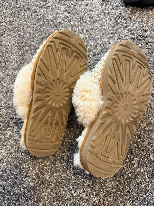 Ugg slippers  - Image 4