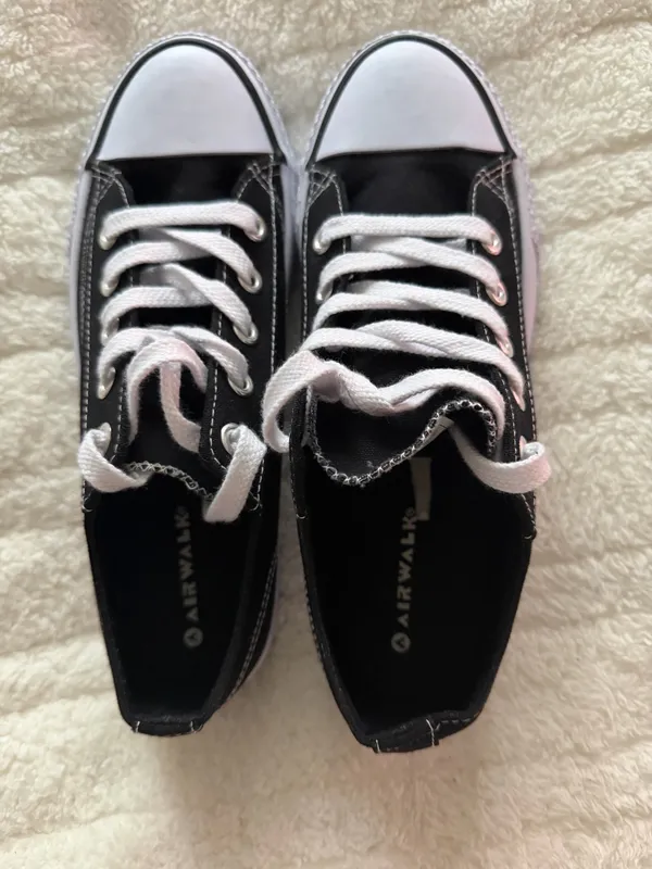 Airwalk Women’s Sneakers size 9 - Image 2