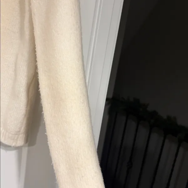 Abercrombie Sweater - Image 4