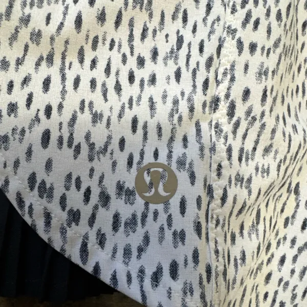 Lululemon Pleat To Street Shorts - Image 3