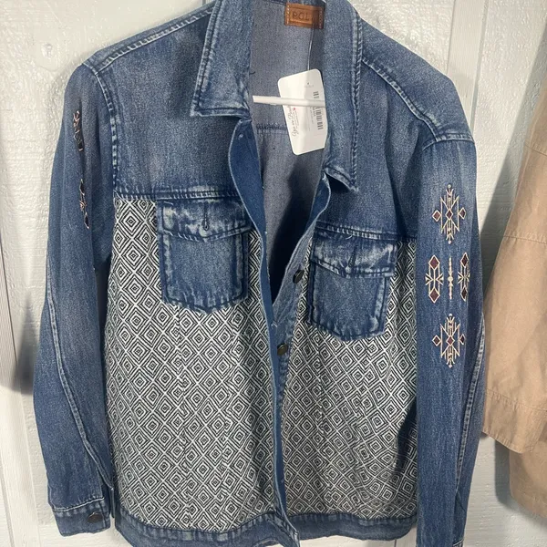 POL Women’s Denim Jacket Size Medium NWT - Image 3