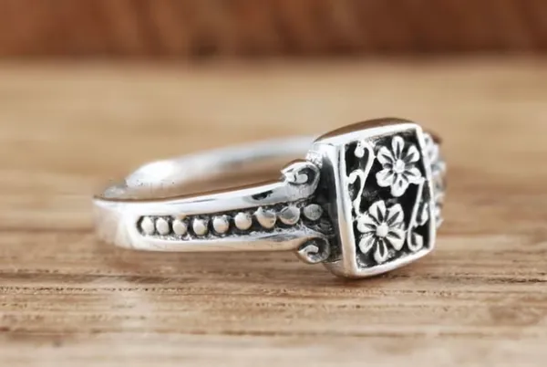 & Other Stories Women’s Stainless Steel Silver Bohemian Flower Design Ring Size 7 - Image 3