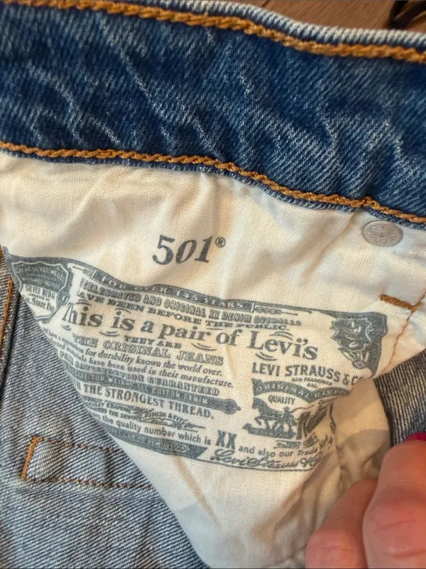 Levi’s 501 Women's Frayed Hem Blue Denim Cutoff Shorts Size 26 - C72-016 - Image 4