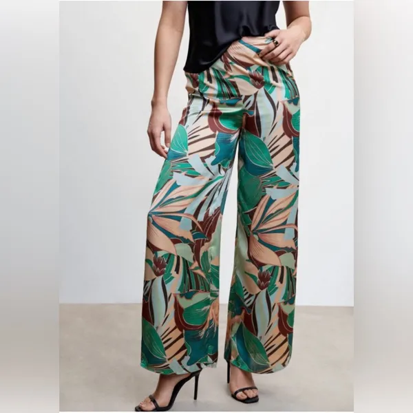 Rachel Zoe Women’s 2-Piece Tropical‎ Palm Print Satin Halter & Pant Set Small - Image 2