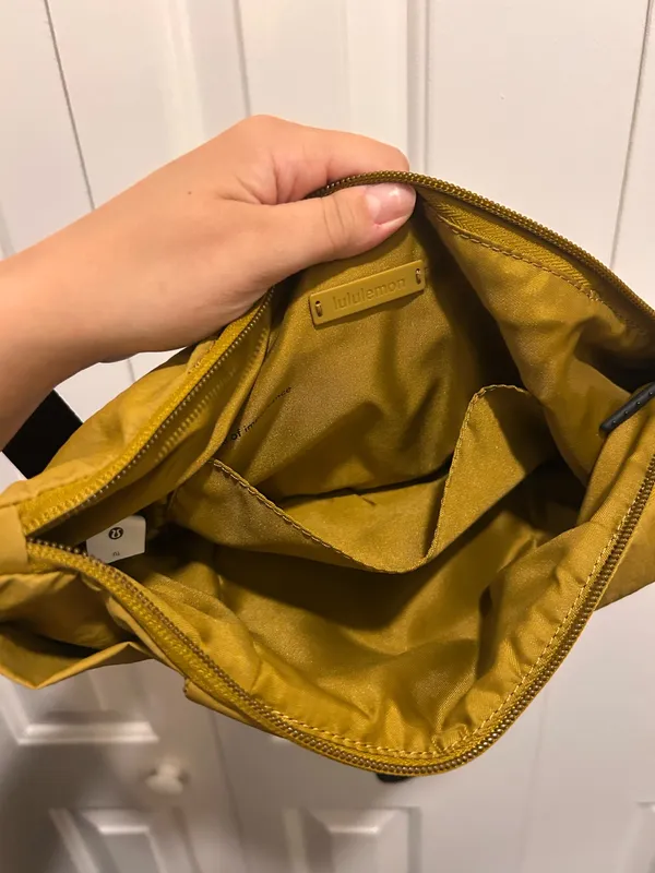 Lululemon XL Belt Bag - Image 4