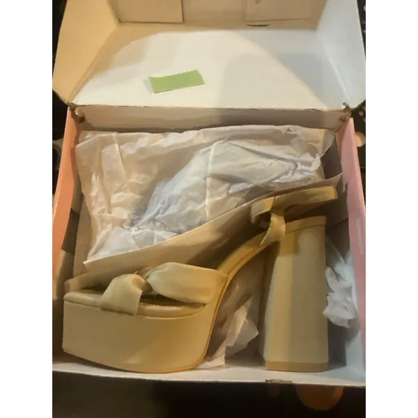 Berness Beige Platform Block Heels Size 7.5 - Image 2