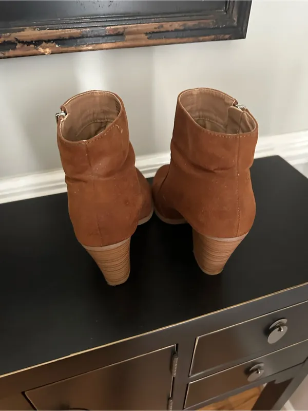 Shoe Dazzle Tan Suede Ankle Booties with Side Zipper - Image 5