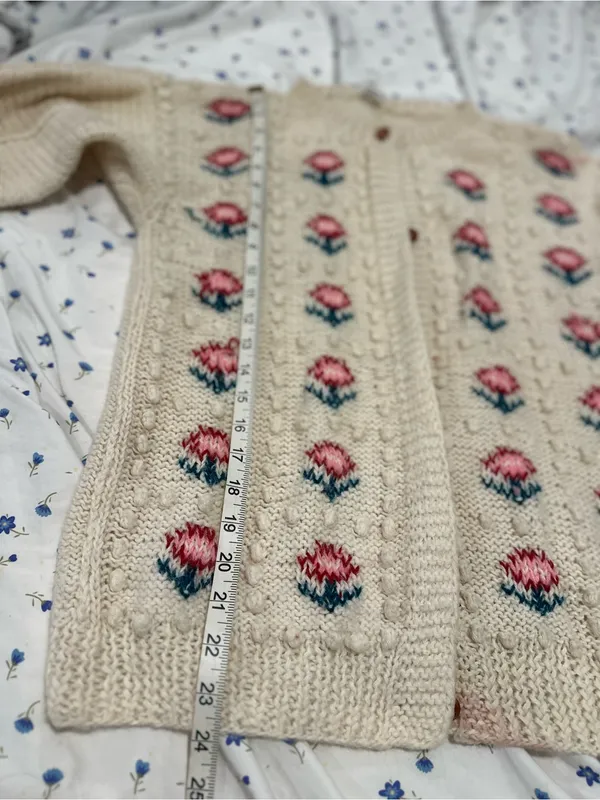 VTG Cream Peruvian alpaca knit bobble popcorn floral AOP Cottagecore cardigan. - Image 4