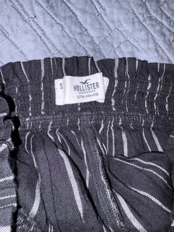 Hollister women’s summer shorts - Image 3
