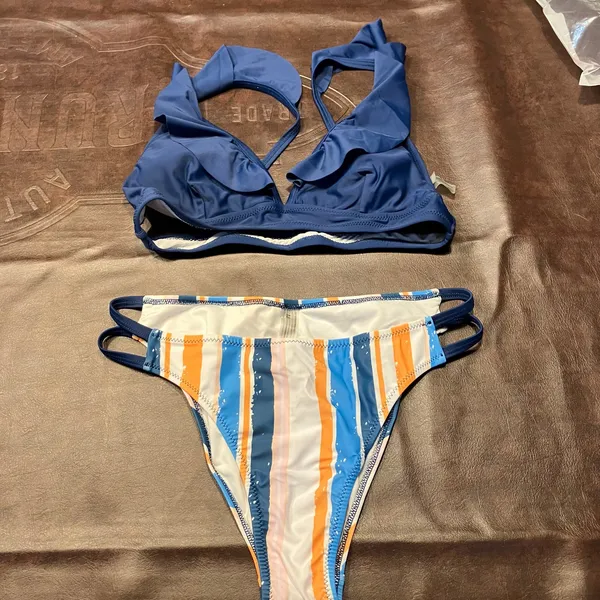 New Cupshe Bikini Womens Medium Navy Plunge Bikini Top Striped Bottom Flaw‎ - Image 2