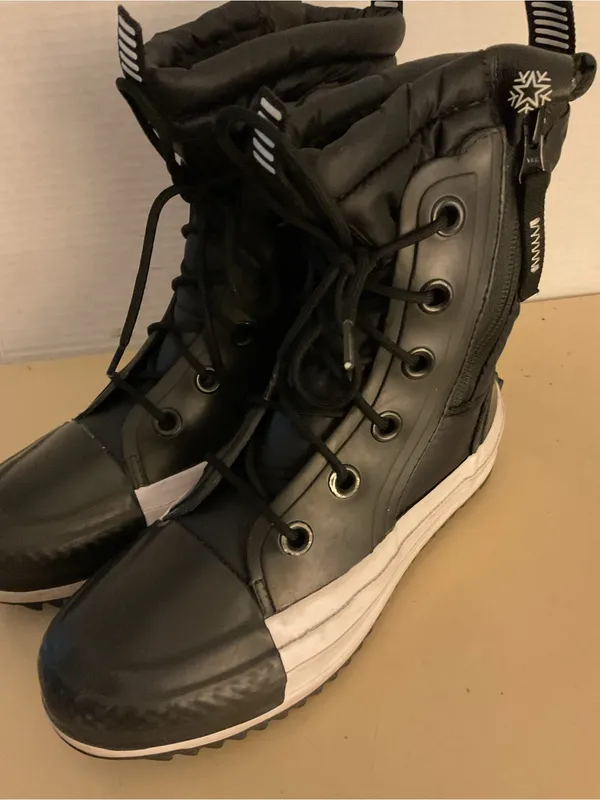Converse women black puffy platform Chuck Taylor high top sneakers US 5.5 - Image 2
