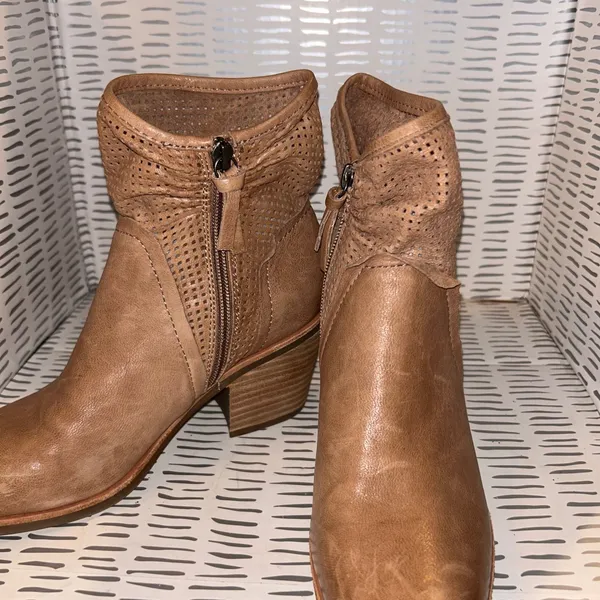 Sofft Chantey Tan Leather Perforated Ankle Boots Womens‎ Size 7M Zip Booties - Image 6
