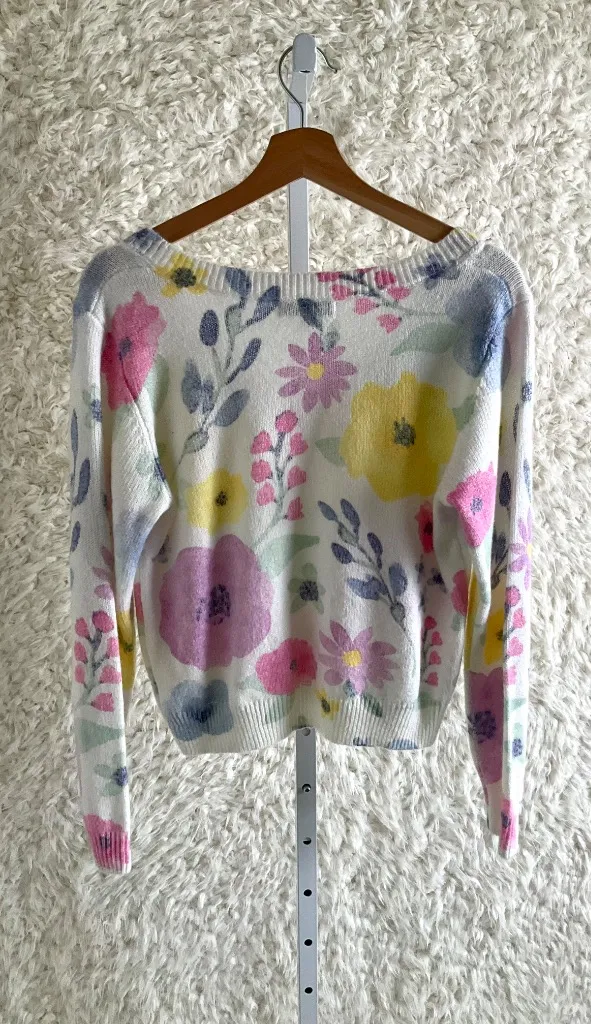 WOMEN'S FRANCESCA'S V-NECK FLORAL SWEATER~SIZE MEDIUM! - Image 3