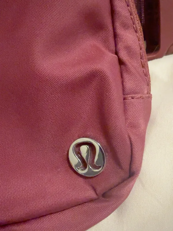 Lululemon On the Beat Belt Bag 4.5L Mauve Burgundy - Image 2