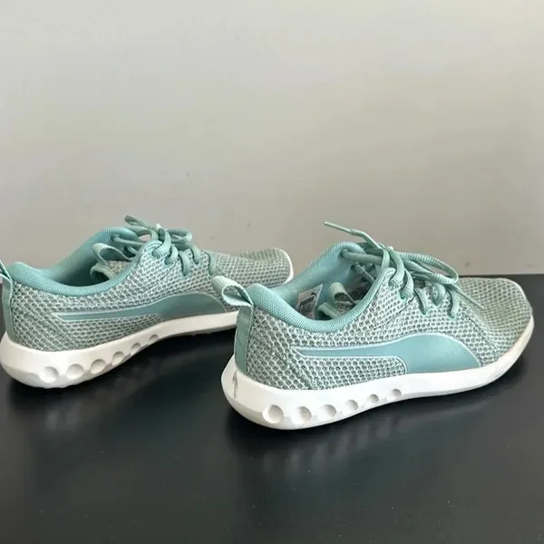 Puma Light Teal Sneakers‎ Sz6.5 - Image 5