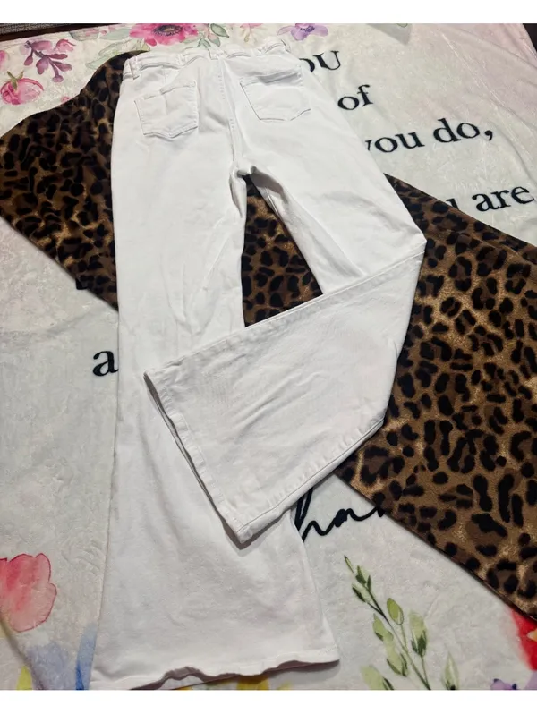 High-waisted flare jeans, size L. - Image 4