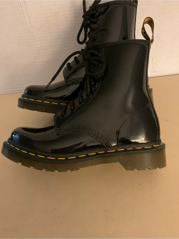 Dr. Martens women Black Patent leather Combat Boots US 5 - Image 9