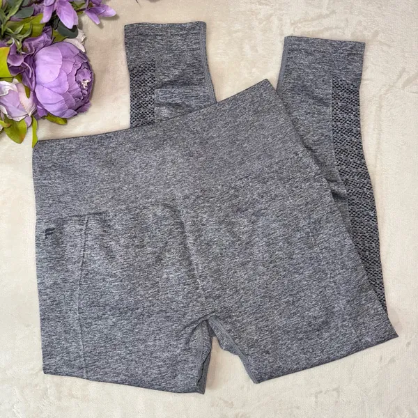 NEW Fabletics Sync Seamless High-Waisted 7/8 Legging - Image 13