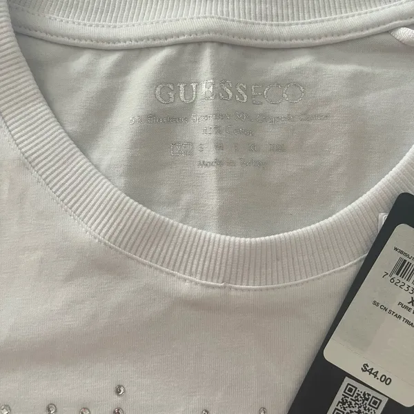 💋NWT GUESS Women's Short Sleeve Crew Neck Star Triangle Tee Shirt, Size XS - Image 6