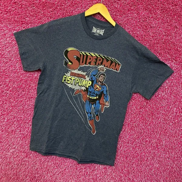 Superman Fist Up! Tshirt size medium - Image 3