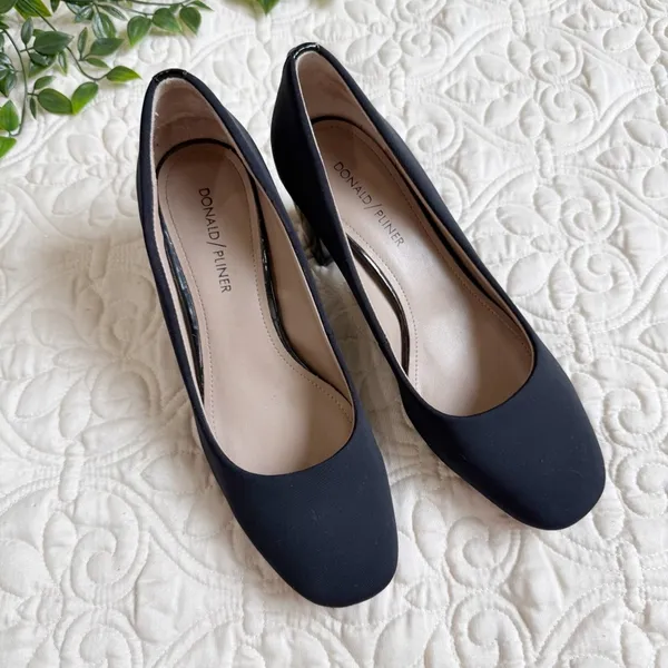 Donald Pliner Parris Block Heel Pump Sz 8 - Image 2
