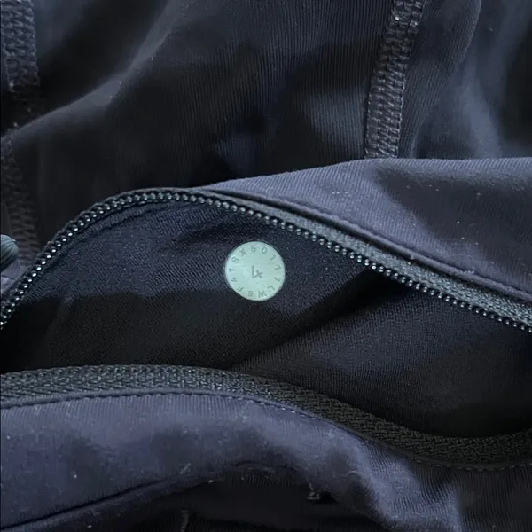 Lululemon Purple Capri Leggings with Pockets - Image 3