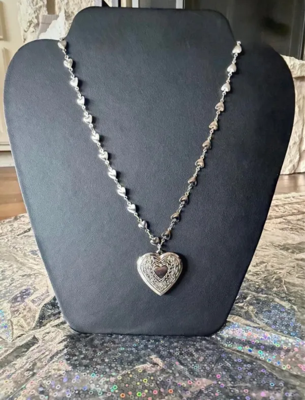 Vintage-Style Engraved Silver Heart Locket Necklace w/Tiny Hearts Link Chain 🩶 - Image 6
