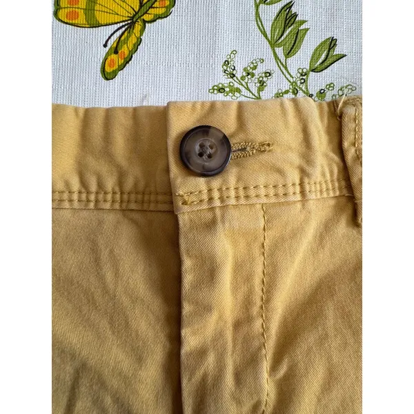 Old‎ Navy Womens 5" Khaki Shorts Size 6 Cotton Blend Mustard Yellow - Image 4