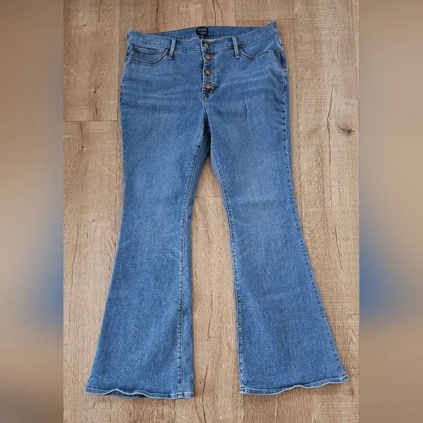 J.Crew Full-Length Flare Jeans – Size 32 - Image 2