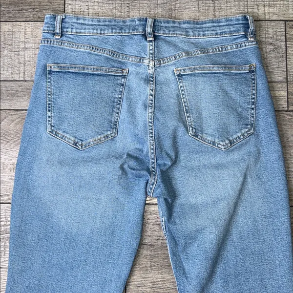 Zara High Rise Straight Leg Light Blue Wash Raw Distressed Hem Jeans - Image 4