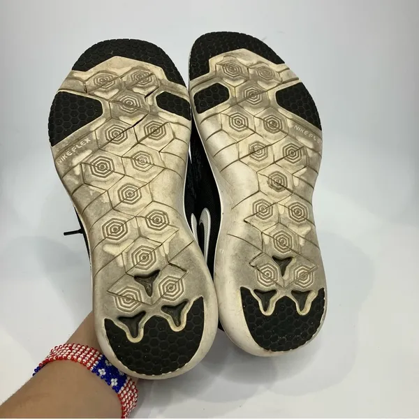 Nike Women’s flex supreme sneakers black &‎ white size 6 - Image 8