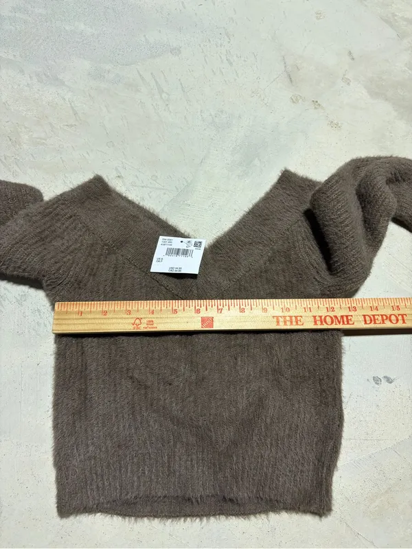 American Eagle NWT Brown Fuzzy Off-Shoulder Cropped Sweater SMALL MSRP$45 - Image 5