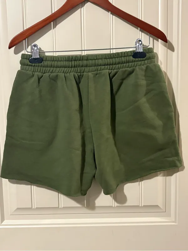 Forever 21 Green Fleece Drawstring Sweat Shorts NWOT - Image 2