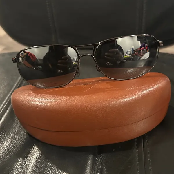 Maui Jim Black Aviator Sunglasses - Image 3