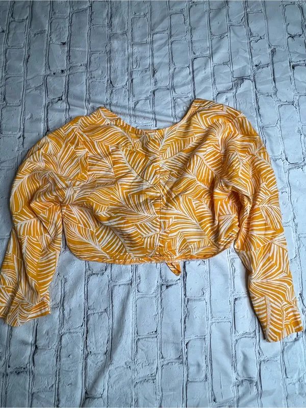 NWT shade and shore Two-Piece Yellow Leaf Print Crop Top & Shorts Set 4-6 - Image 7