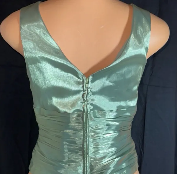 Green fancy top - Image 2