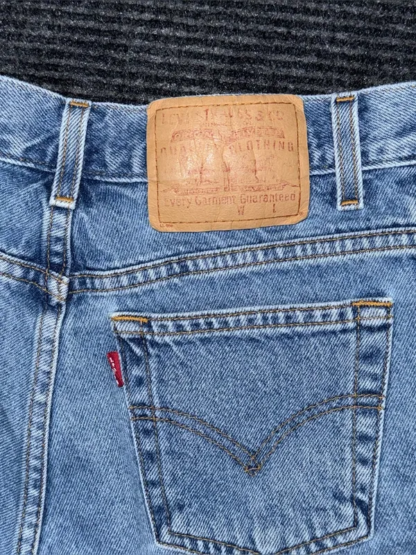 Vintage Y2K Levi’s Relaxed Fit Denim Shorts Women’s 7 / 27 Blue Cotton Jorts - Image 3